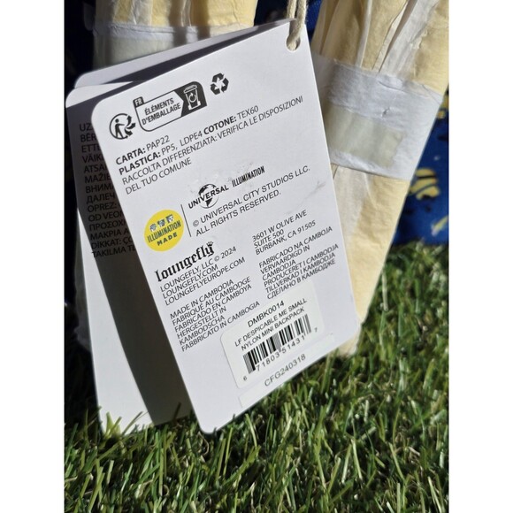 Loungfly Despicable Me Minions All-over Print Nylon Square Mini Backpack NWT - Picture 10 of 13